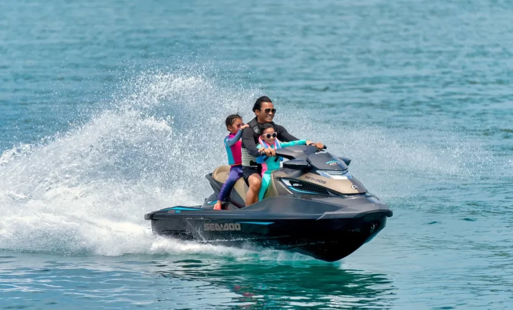 WOW jetski family